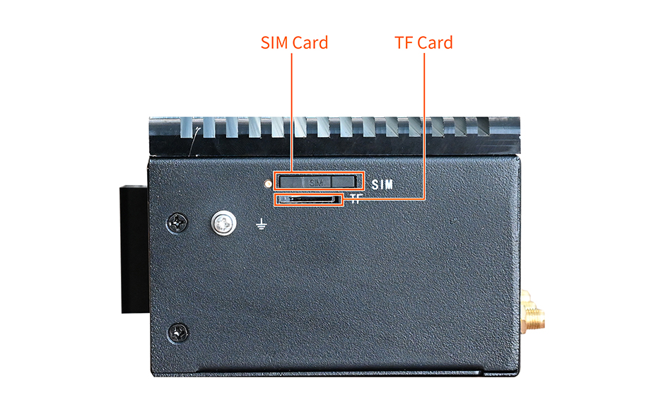 5G网关背面接口